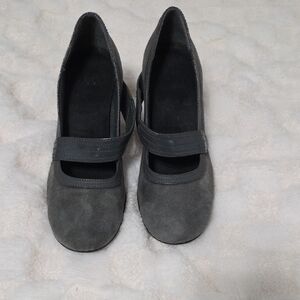 Elegant Gray Women's Heels